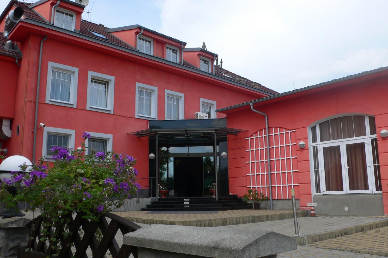 Casino Admiral Velenice - Gmuend Ceske Velenice Exteriér fotografie